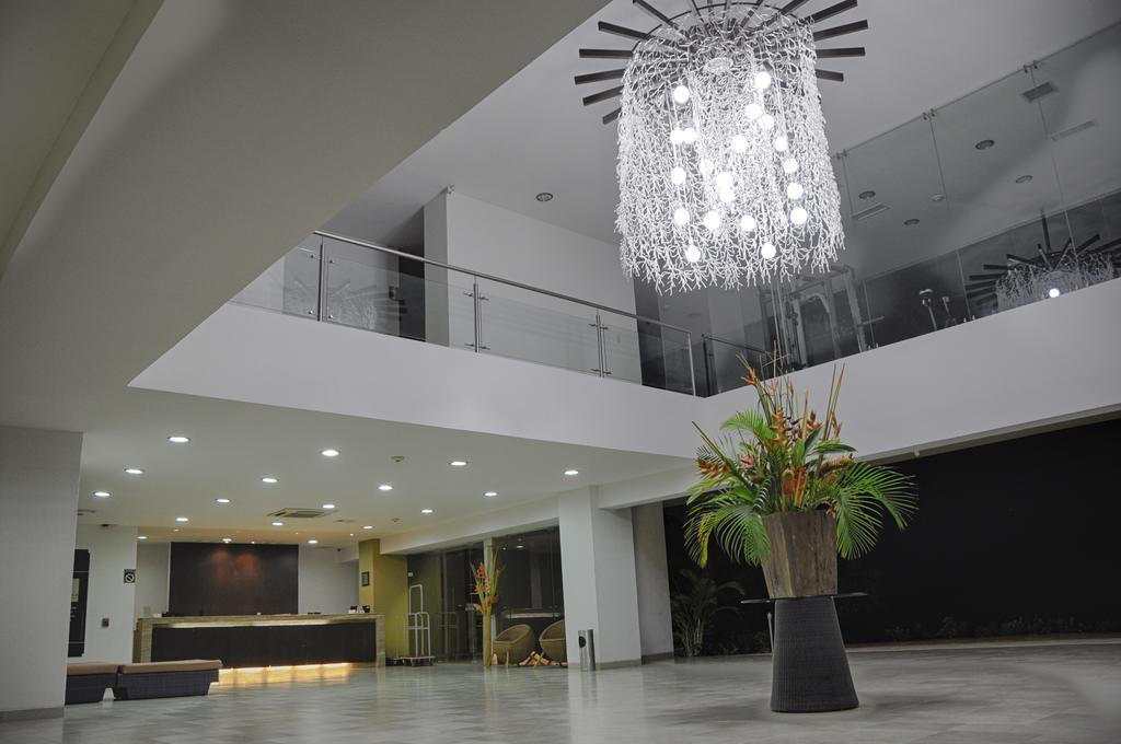 Hotel Makana Resort Тонсупа Екстер'єр фото